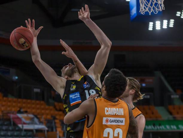 迈入了这一 迈入了这一