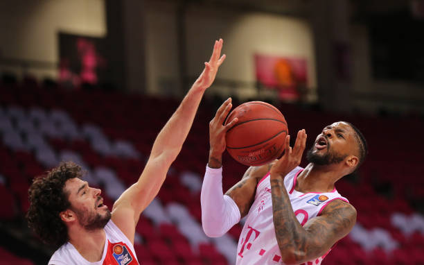 吴艳妮的成 吴艳妮的成